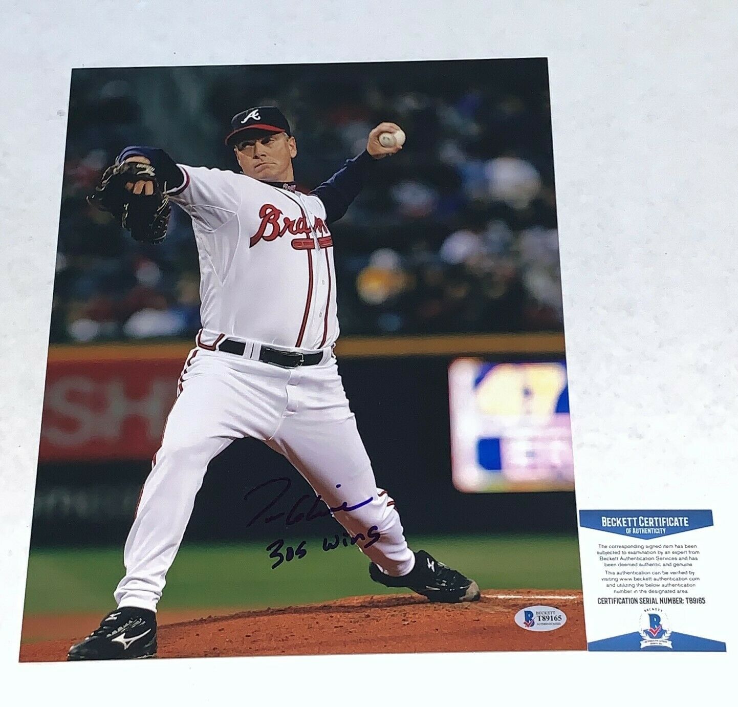 Tom Glavine Signed Atlanta Braves 11x14 Photo 305 Wins Inscription BAS