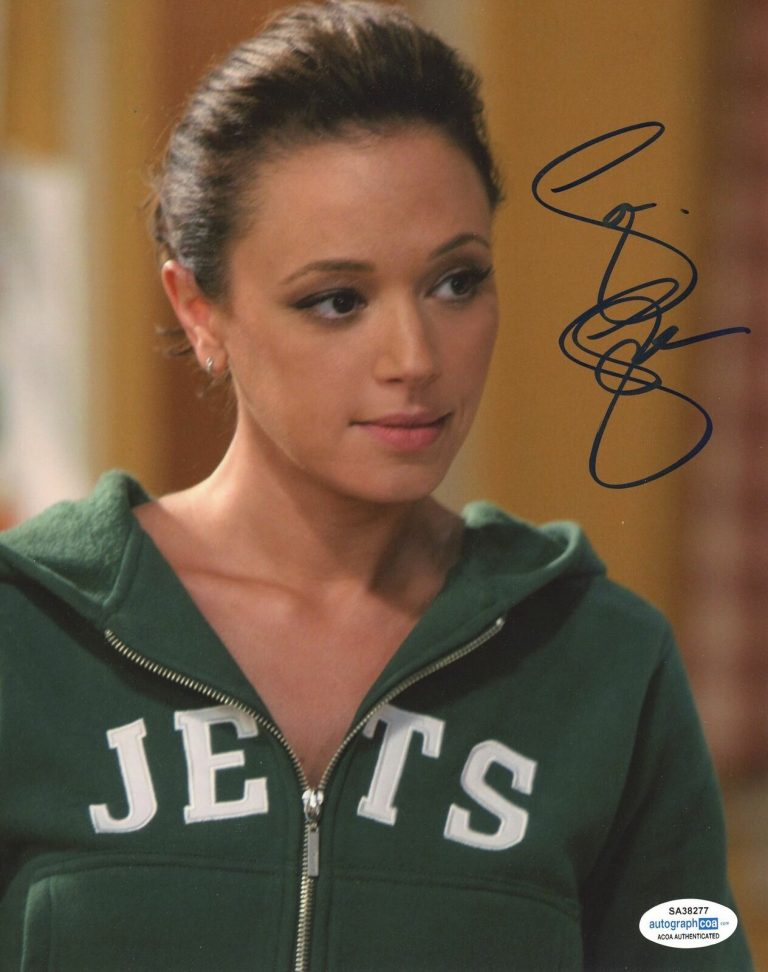 Leah Remini Signed The King Of Queens X Photo Acoa Autographia