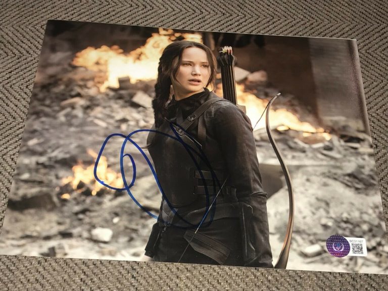 Jennifer Lawrence Signed Autograph X Photo Hunger Games Beckett Bas