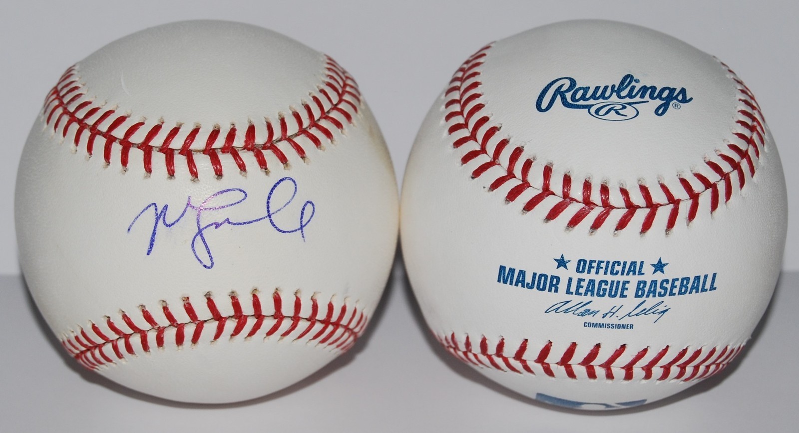 MIKE LOWELL signed OML Official Major League BASEBALL (BOSTON RED SOX) W/COA Collectible Memorabilia