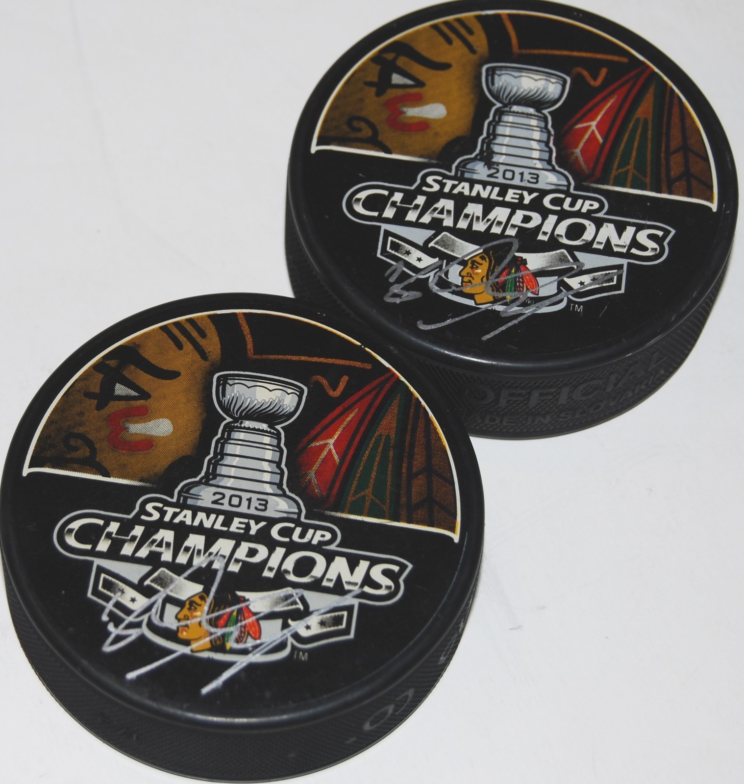 MARCUS KRUGER signed (CHICAGO BLACKHAWKS) 2013 STANLEY CUP CHAMPS puck W/COA Collectible Memorabilia