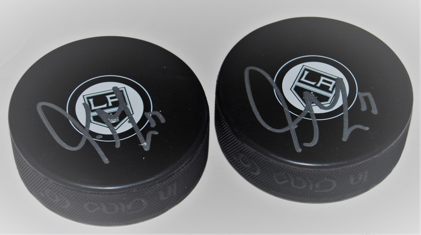 TORREY MITCHELL signed (LOS ANGELES KINGS) souvenir logo hockey puck W/COA Collectible Memorabilia