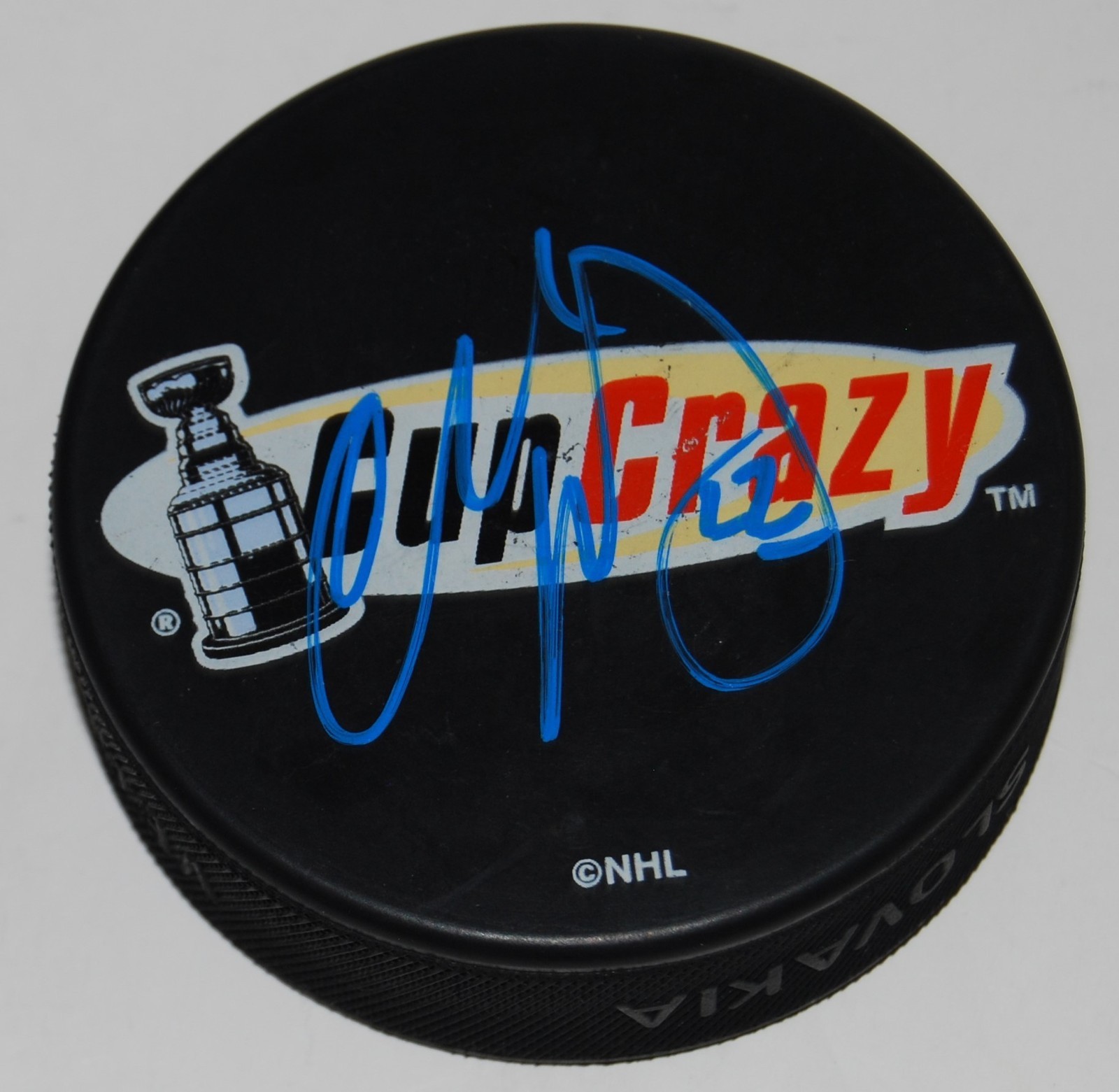 CHARLIE HUDDY signed (EDMONTON OILERS) CUP CRAZY souvenir logo hockey puck W/COA Collectible Memorabilia