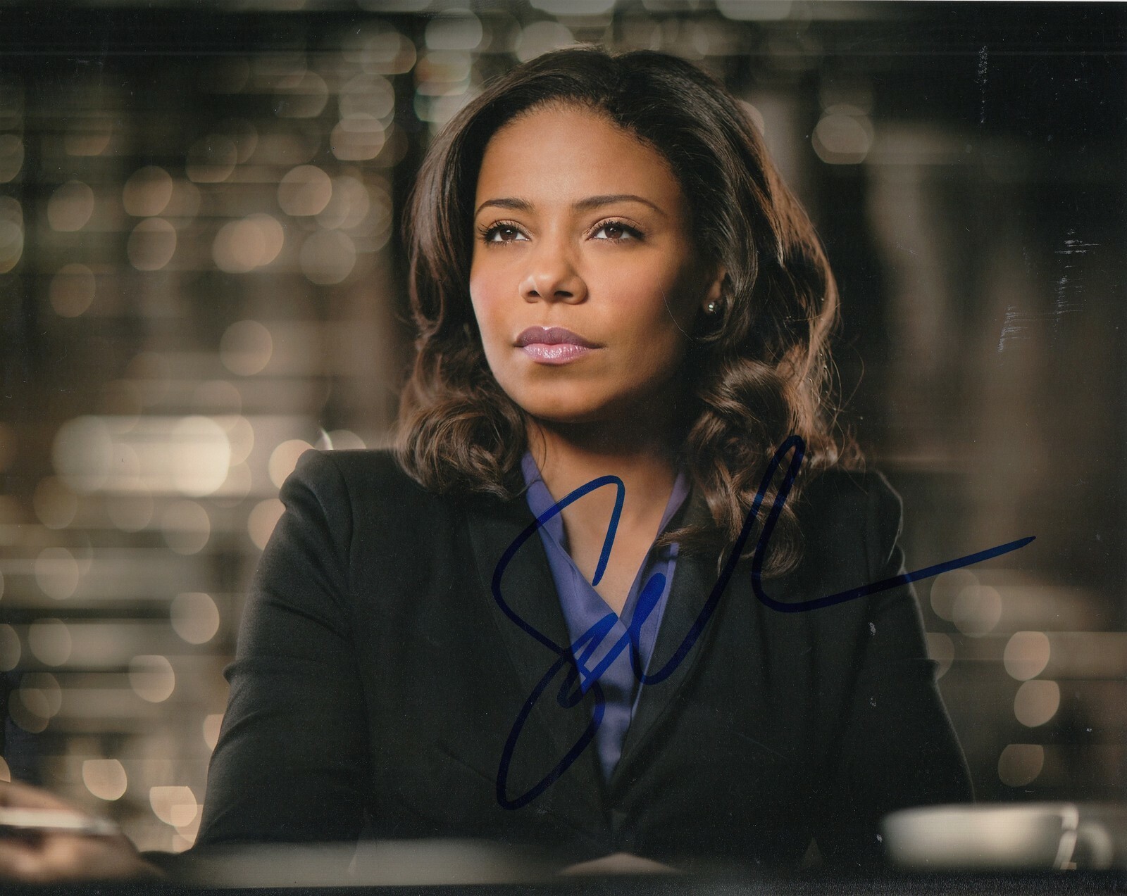 SANAA LATHAN signed (BOSS) TV Show *Mona Fredricks* autographed W/COA #1 Collectible Memorabilia