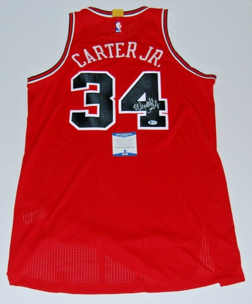 WENDELL CARTER JR signed (CHICAGO BULLS) Authentic RED jersey *FULL SIG* BECKETT Collectible Memorabilia