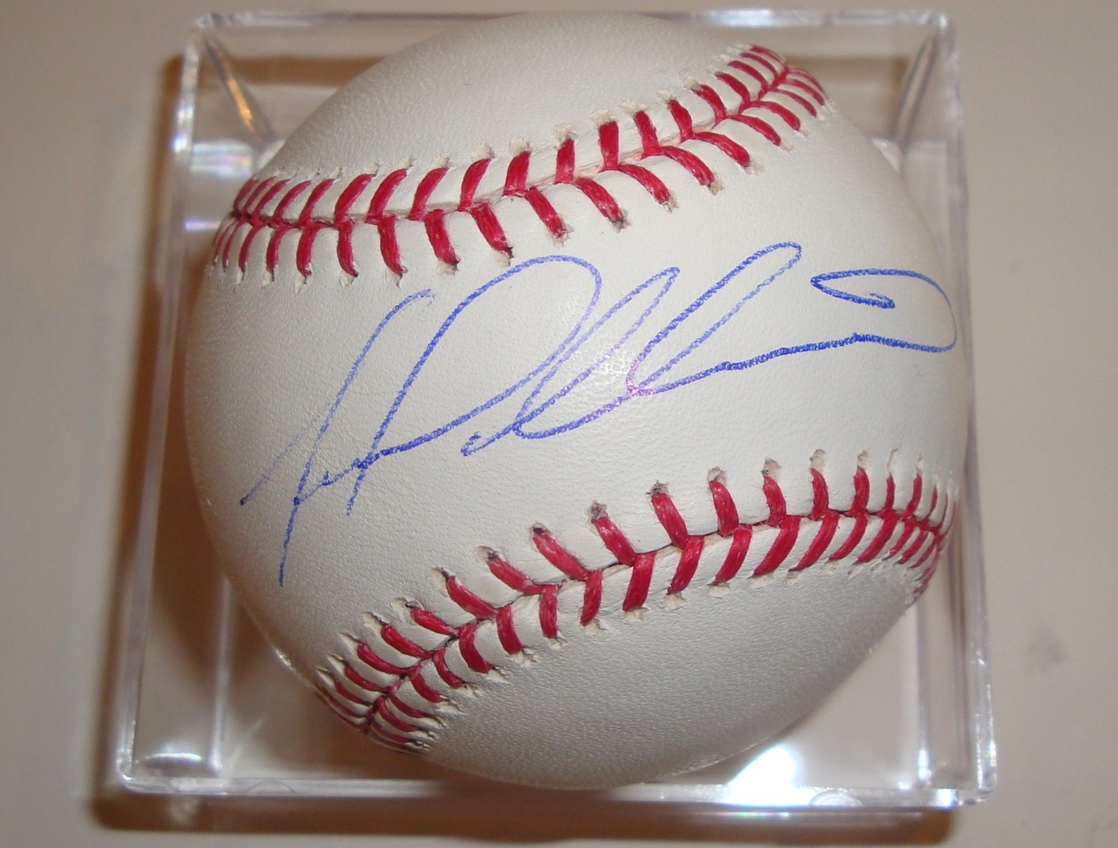 Yovanni Gallardo Signed Baseball w/COA Official MLB Milwaukee Brewers Collectible Memorabilia