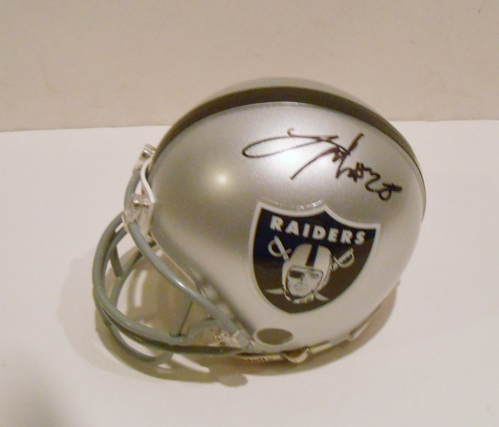 Latavius Murray Signed Oakland Raiders Mini Football Helmet w/COA Collectible Memorabilia