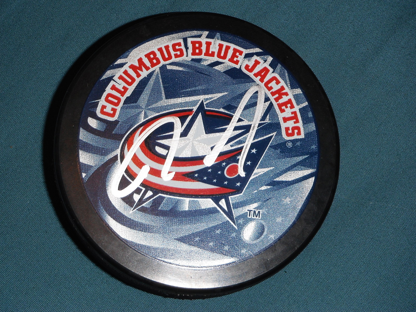 COLUMBUS BLUE JACKETS RYAN JOHANSEN SIGNED COOL LOGO PUCK Collectible Memorabilia
