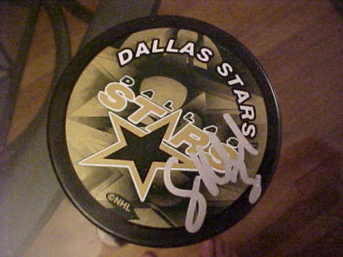 DALLAS STARS STEPHANE ROBIDAS SIGNED PUCK Collectible Memorabilia
