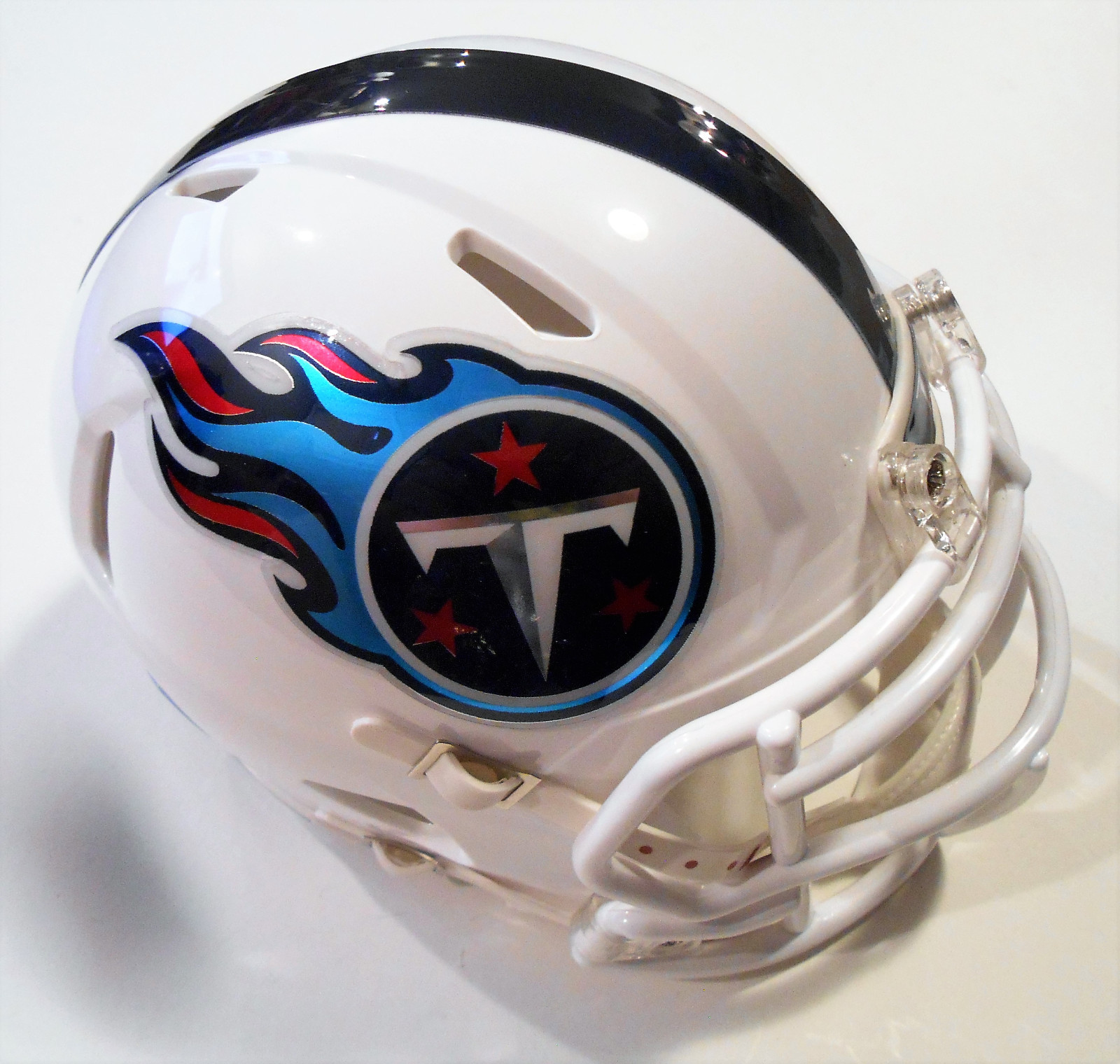 Tennessee Titans Custom Speed Mini Helmet with Chrome Decals Marcus Mariota #8 Collectible Memorabilia