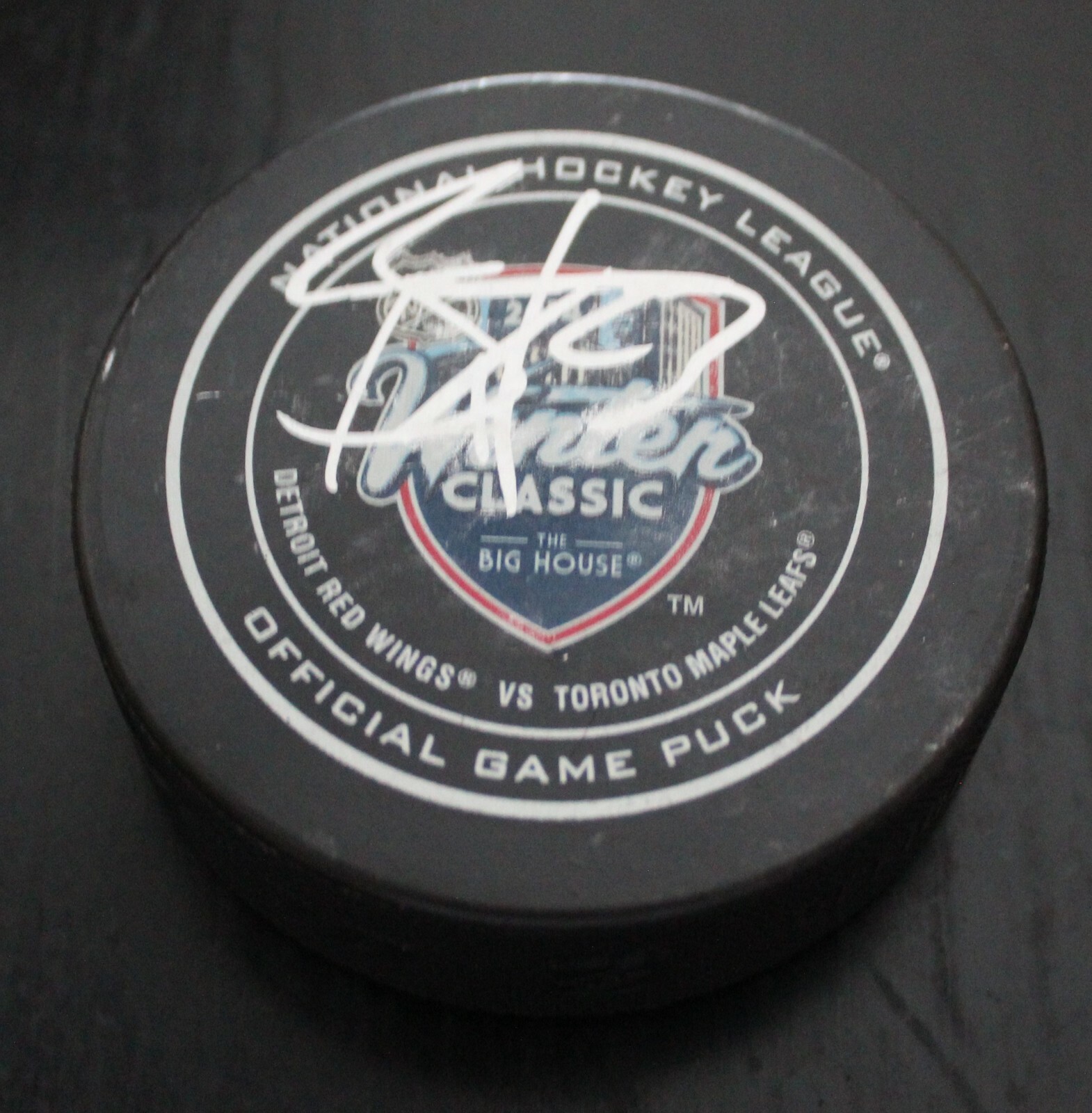 Brian Lashoff Detroit Red Wings Signed 2014 Winter Classic Game Puck w/COA Collectible Memorabilia