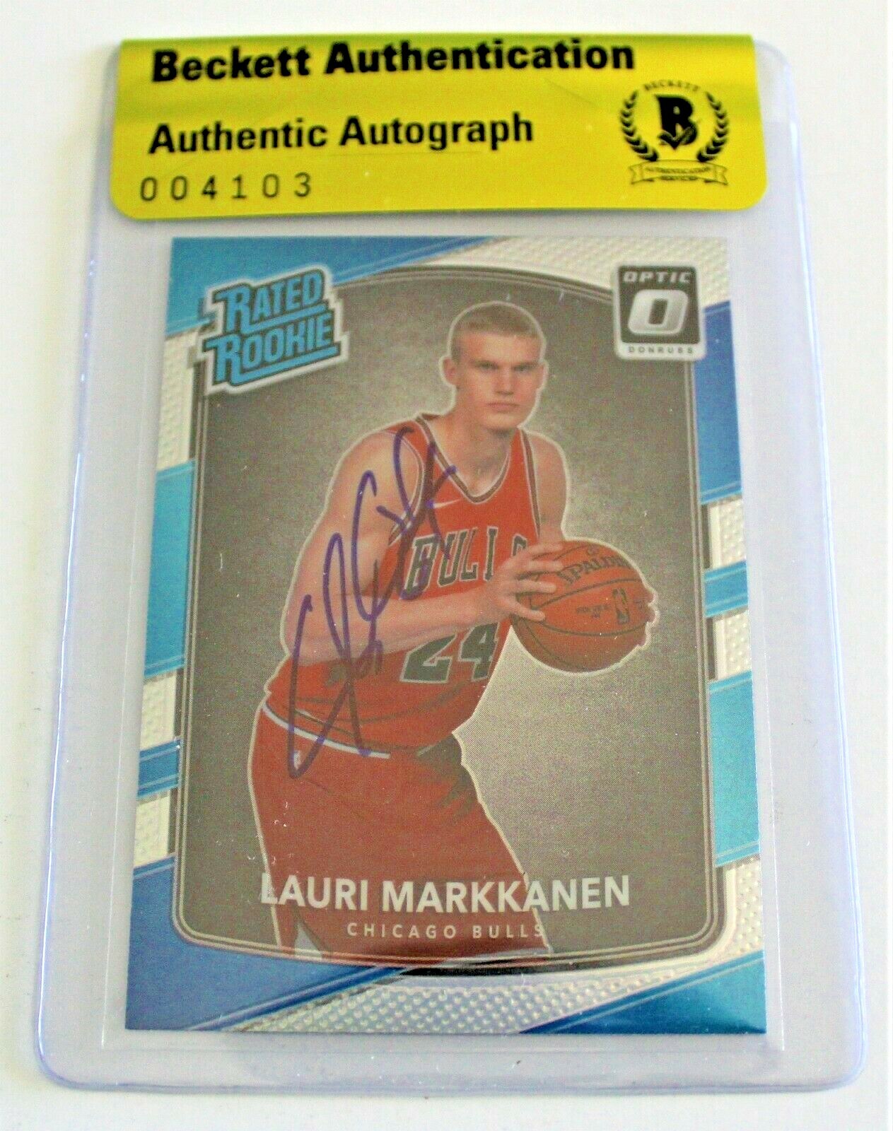 Lauri Markkanen Signed Chicago Bulls Donruss Optic Authentic Beckett Bulls 159 Collectible Memorabilia