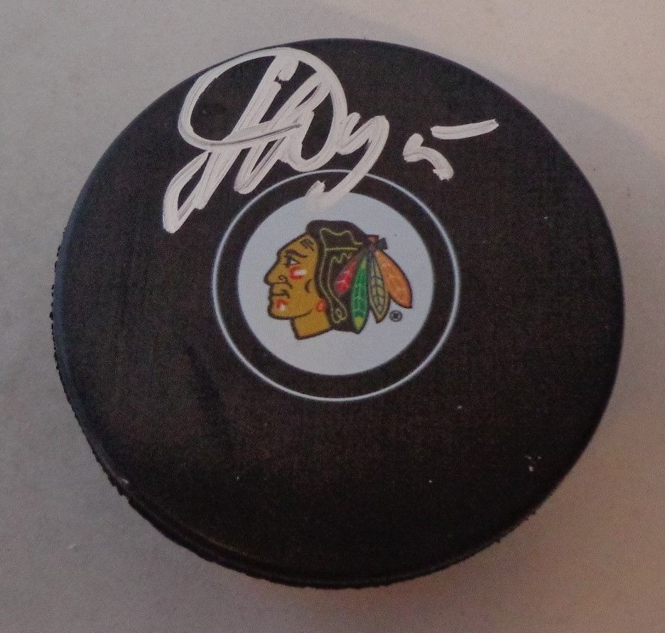 Artem Anisimov signed Chicago Blackhawks Puck autographed Hawks Collectible Memorabilia