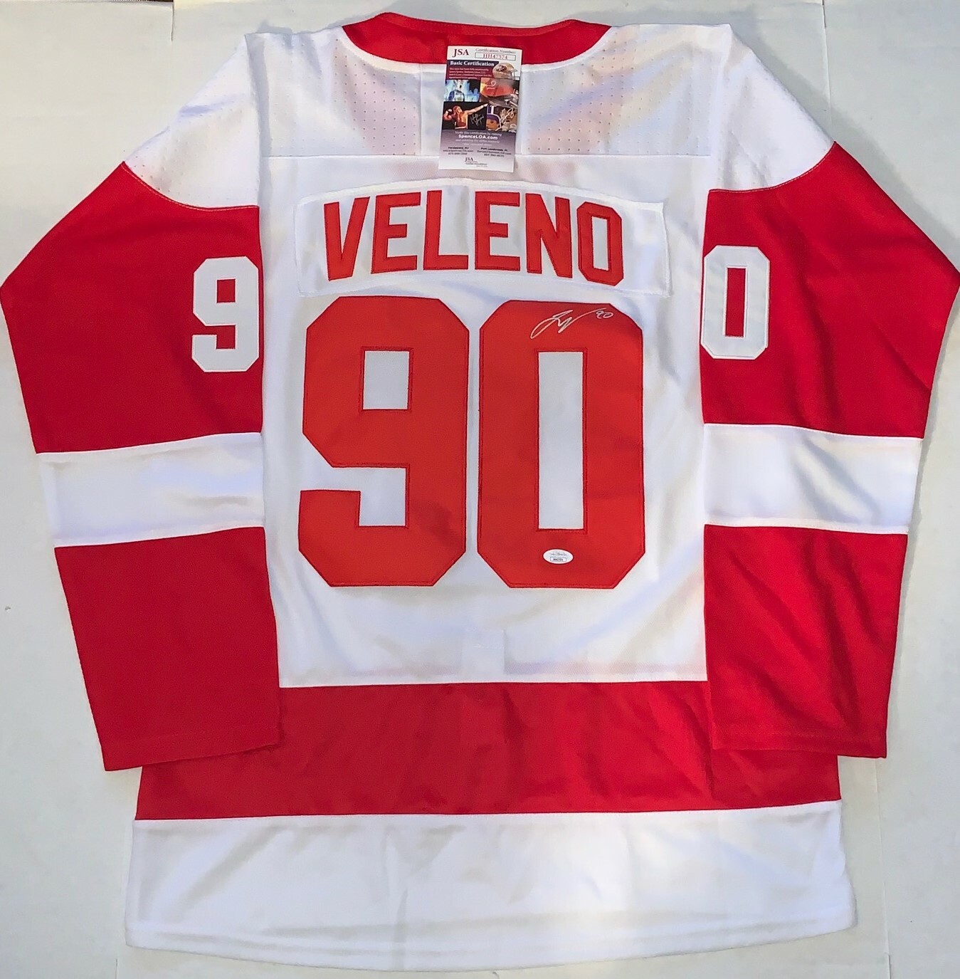 Joe Veleno signed White Detroit Red Wings jersey autographed JSA Collectible Memorabilia