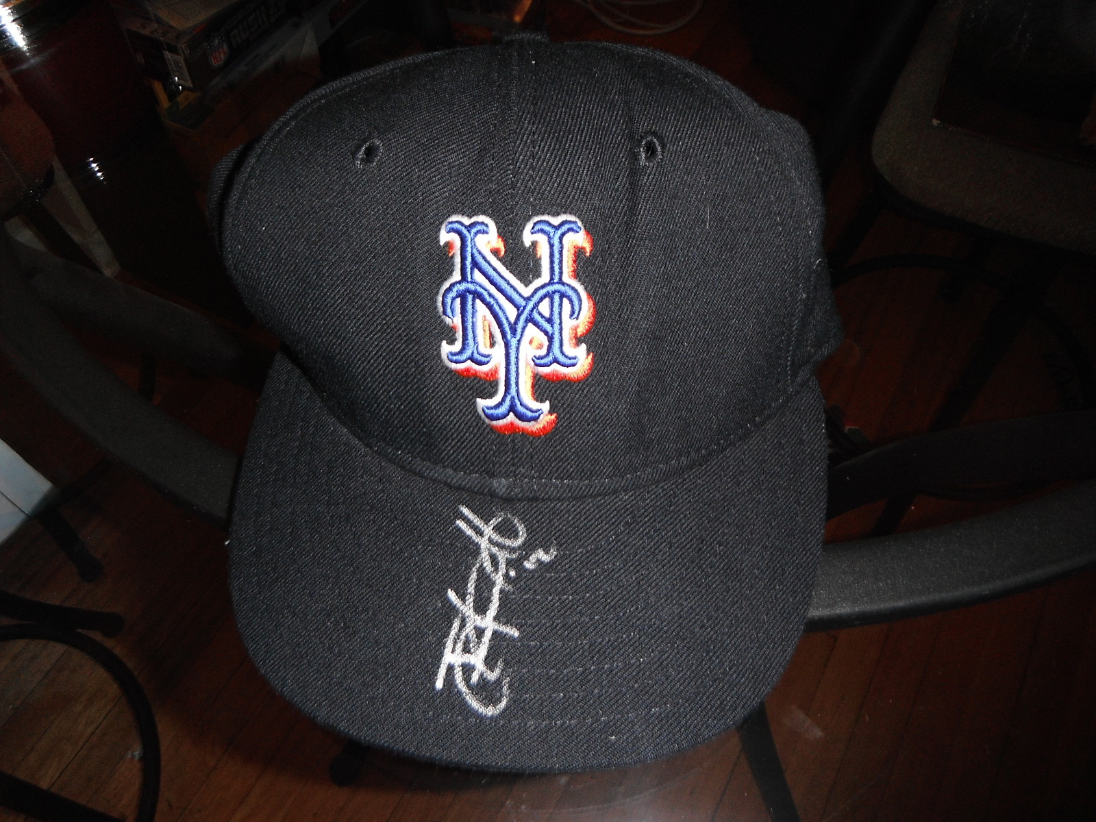 NEW YORK METS JUAN LAGARES SIGNED NEW ERA HAT Collectible Memorabilia