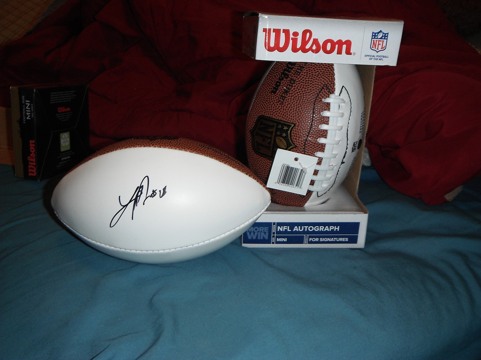 OAKLAND RAIDERS RUNNING BACK LATAVIUS MURRAY SIGNED WHITE PANEL FOOTBALL Collectible Memorabilia