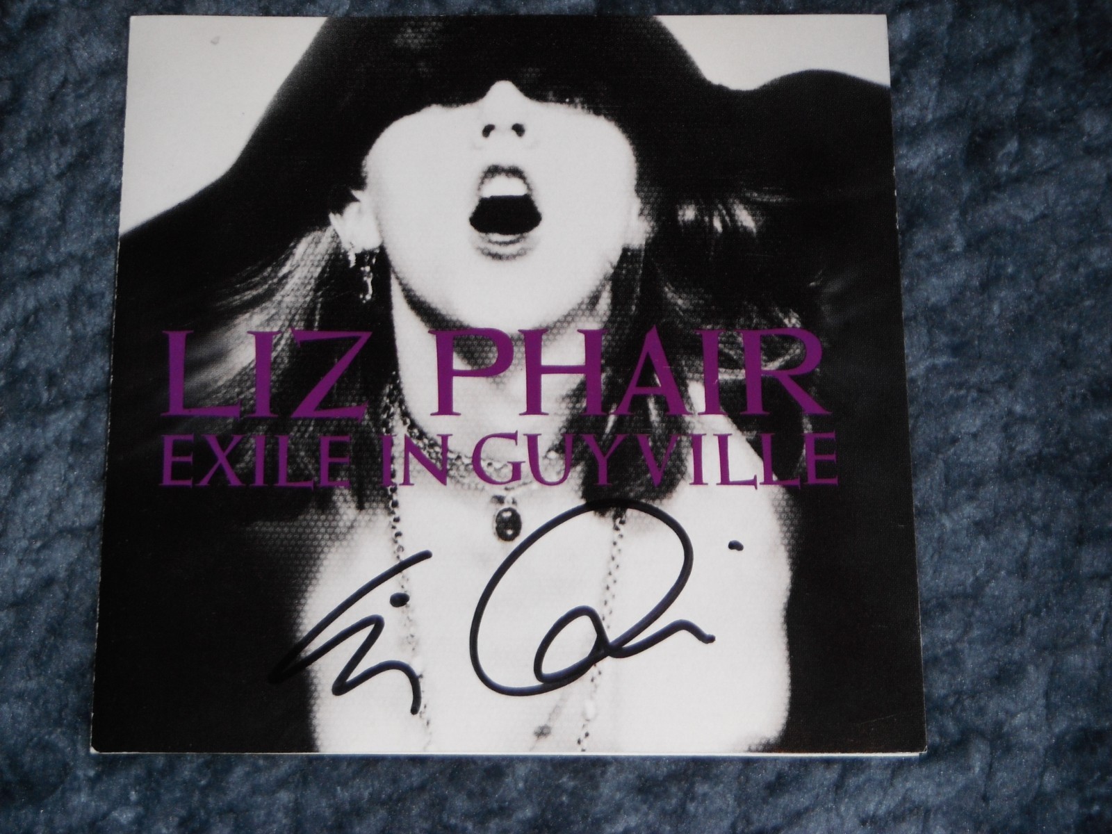 LIZ PHAIR SIGNED EXILE IN GUYVILLE CD COVER WITH CD INCLUDED Collectible Memorabilia