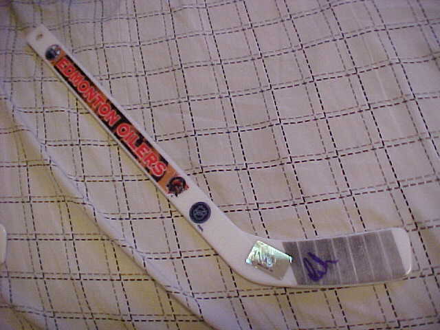 EDMONTON OILERS ANTON LANDER SIGNED SOUVENIR HOCKEY STICK Collectible Memorabilia