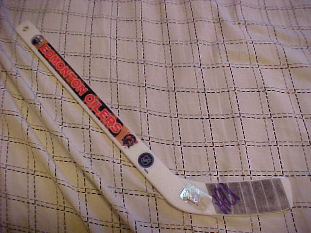 EDMONTON OILERS LENNART PETRELL SIGNED SOUVENIR HOCKEY STICK Collectible Memorabilia