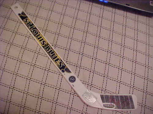ST. LOUIS BLUES ERIC BREWER SIGNED LOGO STICK  COLLECTIBLE MEMORABILIA