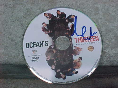 OCEANS THIRTEEN MATT DAMON SIGNED DVD Collectible Memorabilia