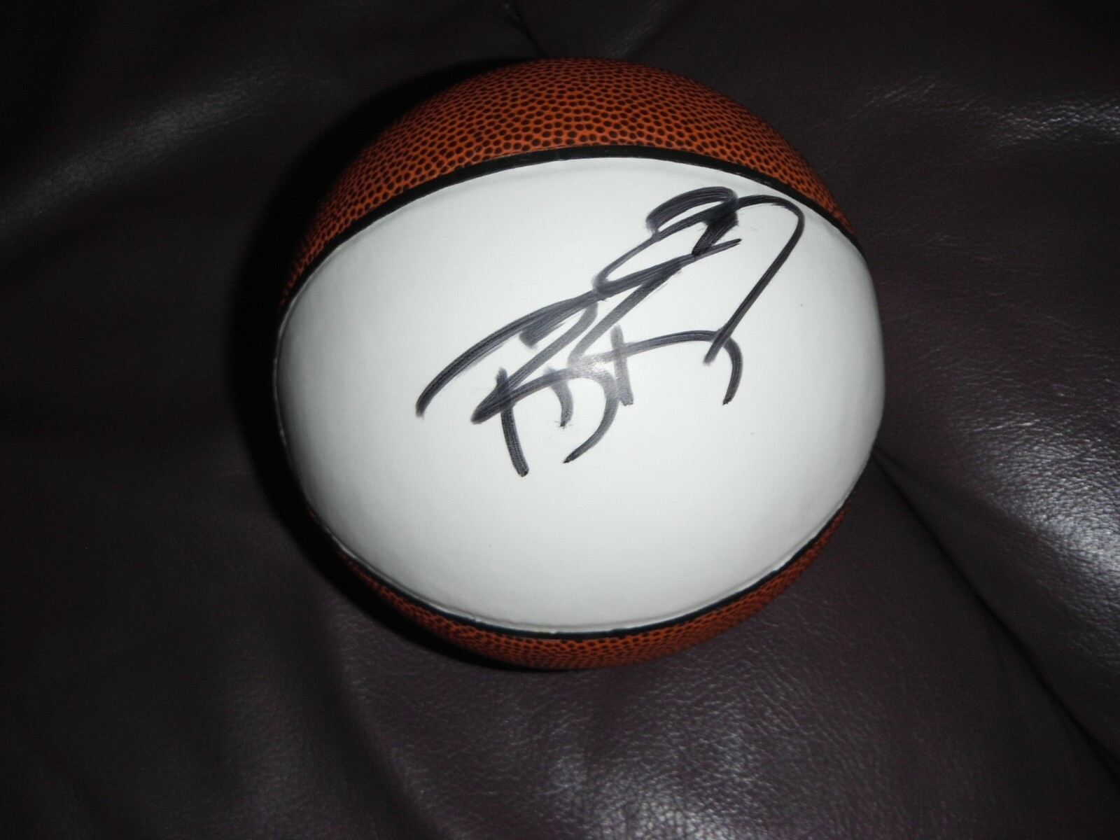 WASHINGTON WIZARDS BRADLEY BEAL SIGNED MINI WHITE LEATHER BALL Collectible Memorabilia