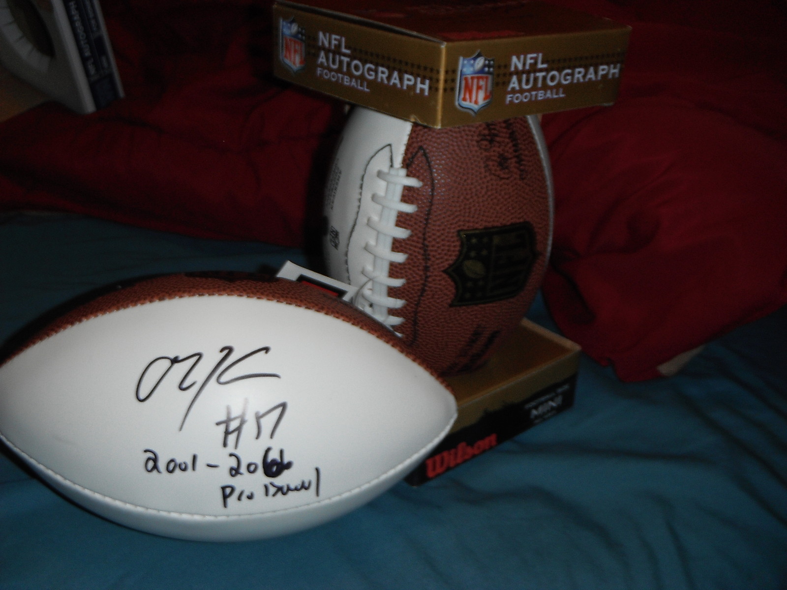 CHICAGO BEARS PRO BOWLER OLIN KRUETZ SIGNED WHITE PANEL FOOTBALL Collectible Memorabilia