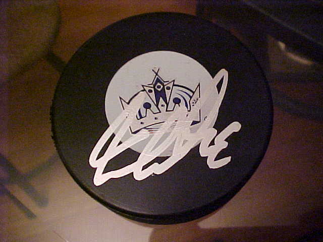LOS ANGELES KINGS JARRET STOLL SIGNED HOCKEY PUCK Collectible Memorabilia