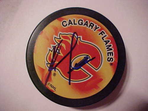 CALGARY FLAMES BRENT SUTTER SIGNED PUCK Collectible Memorabilia