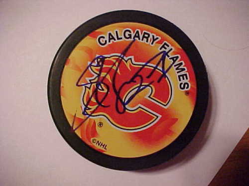 CALGARY FLAMES STEVE STAIOS SIGNED PUCK Collectible Memorabilia