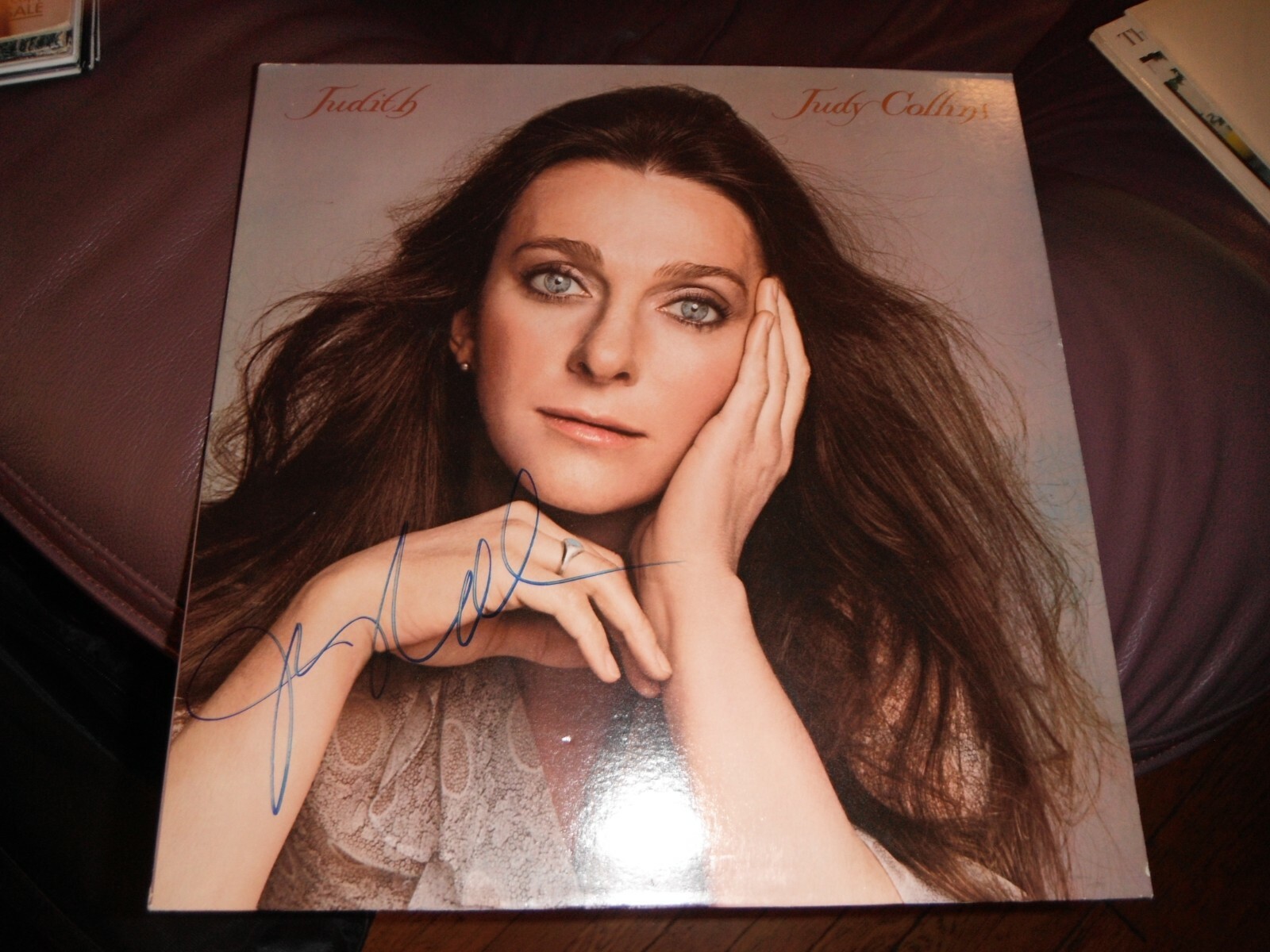 JUDY COLLINS SIGNED VINYL ALBUM JUDITH Collectible Memorabilia