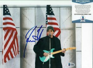 JAMES TAYLOR SIGNED (FIRE AND RAIN) MUSIC LEGEND 8X10 PHOTO BAS BECKETT T42861  COLLECTIBLE MEMORABILIA