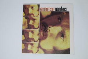 VAN MORRISON SIGNED AUTOGRAPH ALBUM VINYL RECORD -ROCK LEGEND MOONDANCE RARE  COLLECTIBLE MEMORABILIA