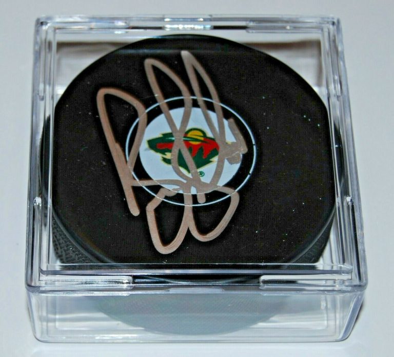 BRUCE BOUDREAU SIGNED (MINNESOTA WILD) NHL SOUVENIR HOCKEY PUCK W/COA  COLLECTIBLE MEMORABILIA