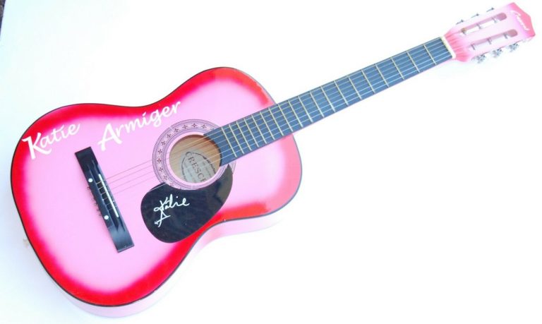 KATIE ARMIGER SIGNED (COUNTRY SUPERSTAR) ACOUSTIC GUITAR W/COA *SCREAM*  COLLECTIBLE MEMORABILIA
