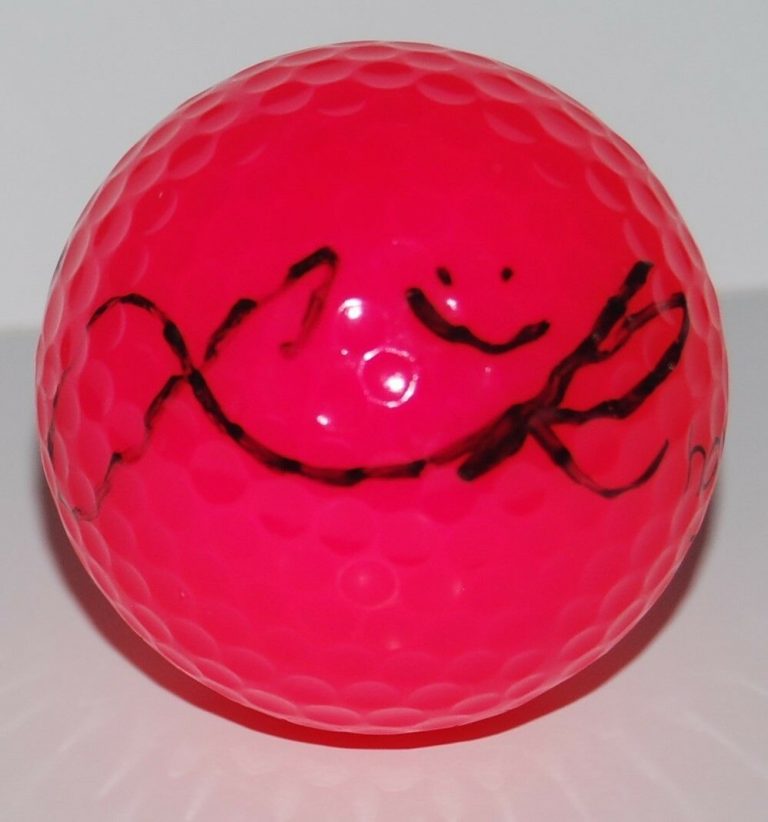 LYDIA KO SIGNED *LPGA* HOT PINK WILSON HOPE GOLF BALL W/COA NEW ZEALAND  COLLECTIBLE MEMORABILIA