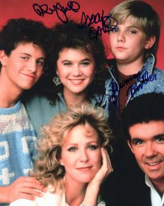 ALAN THICKE & TRACEY GOLD, JEREMY MILLER SIGNED 8×10 PHOTO W/COA GROWING PAINS  COLLECTIBLE MEMORABILIA