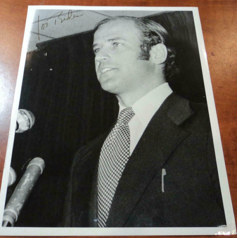 PRESIDENT JOE BIDEN SIGNED AUTOGRAPH 8x10 PHOTO - VERY YOUNG RARE ...