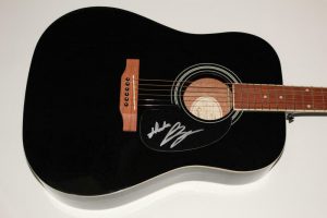 LUKE BRYAN SIGNED AUTOGRAPH GIBSON EPIPHONE ACOUSTIC GUITAR – COUNTRY STAR, RARE  COLLECTIBLE MEMORABILIA