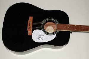 LUKE COMBS SIGNED AUTOGRAPH GIBSON EPIPHONE ACOUSTIC GUITAR – THIS ONE’S FOR YOU  COLLECTIBLE MEMORABILIA