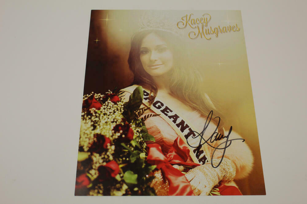 KACEY MUSGRAVES SIGNED AUTOGRAPH 8X10 PHOTO - PAGEANT MATERIAL COUNTRY