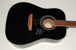 BRAD PAISLEY SIGNED AUTOGRAPH GIBSON EPIPHONE ACOUSTIC GUITAR – COUNTRY MUSIC  COLLECTIBLE MEMORABILIA