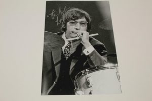 CHARLIE WATTS SIGNED AUTOGRAPH 8X10 PHOTO – ROLLING STONES LEGEND, LET IT BLEED  COLLECTIBLE MEMORABILIA