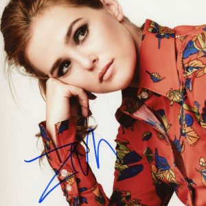 Zoey Deutch AUTOGRAPH Signed 8x10 Photo E Collectible Memorabilia