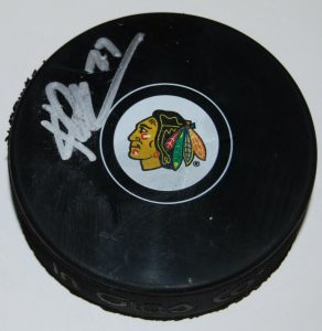 KIRBY DACH SIGNED (CHICAGO BLACKHAWKS) ROOKIE AUTOGRAPHED HOCKEY PUCK W/COA  COLLECTIBLE MEMORABILIA