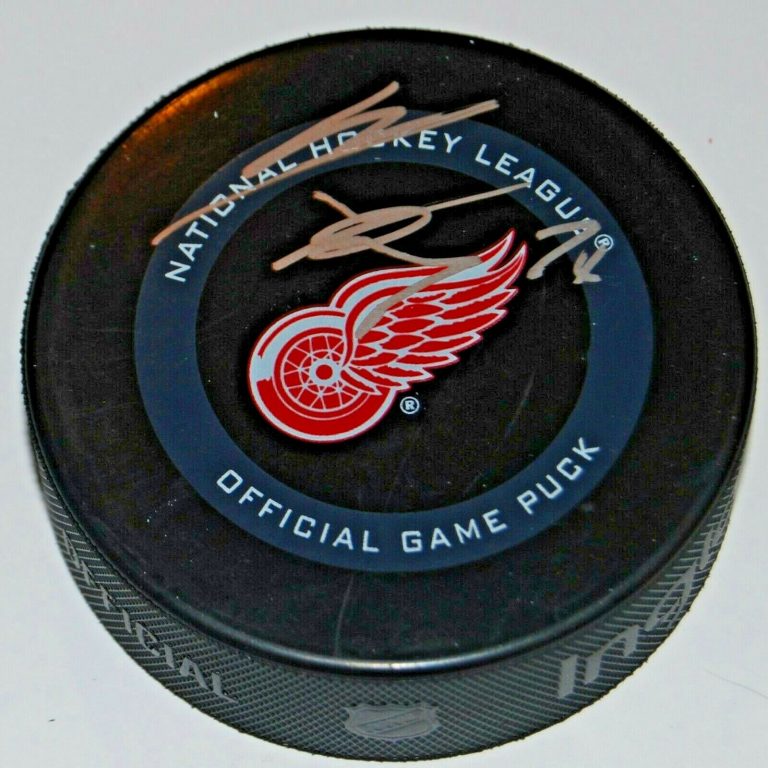 MADISON BOWEY SIGNED (DETROIT RED WINGS) NHL OFFICIAL GAME HOCKEY PUCK W/COA  COLLECTIBLE MEMORABILIA