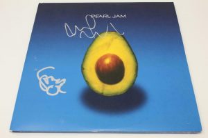 MIKE MCCREADY & STONE GOSSARD SIGNED AUTOGRAPH ALBUM VINYL RECORD – PEARL JAM  COLLECTIBLE MEMORABILIA