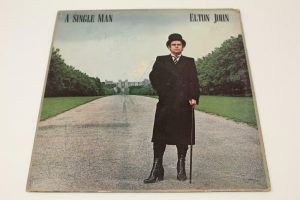 ELTON JOHN & RAY COOPER SIGNED AUTOGRAPH ALBUM VINYL RECORD – A SINGLE MAN, RARE  COLLECTIBLE MEMORABILIA