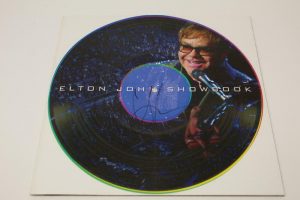 ELTON JOHN SIGNED AUTOGRAPH SHOWBOOK TOUR PROGRAM BOOK – MUSIC LEGEND, RARE!  COLLECTIBLE MEMORABILIA