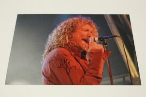 ROBERT PLANT SIGNED AUTOGRAPH 8X10 PHOTO – LED ZEPPELIN ICONIC SINGER, VERY RARE  COLLECTIBLE MEMORABILIA